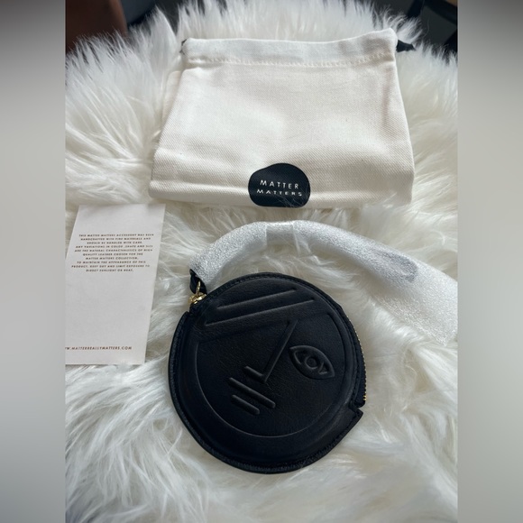 Matter Matters Eclipse Round Coin Purse - Picture 2 of 4